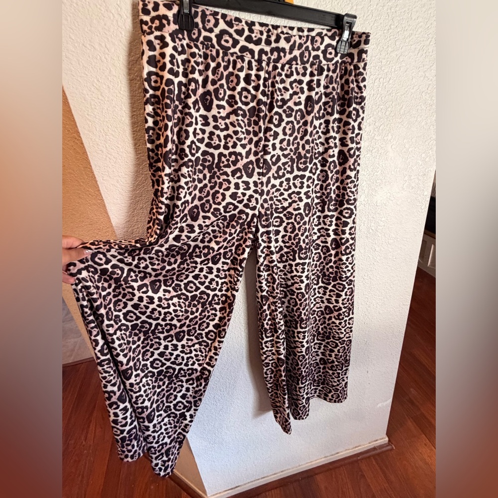 Chaser Leopard Print Pants in Leopard Print - Picture 2 of 3
